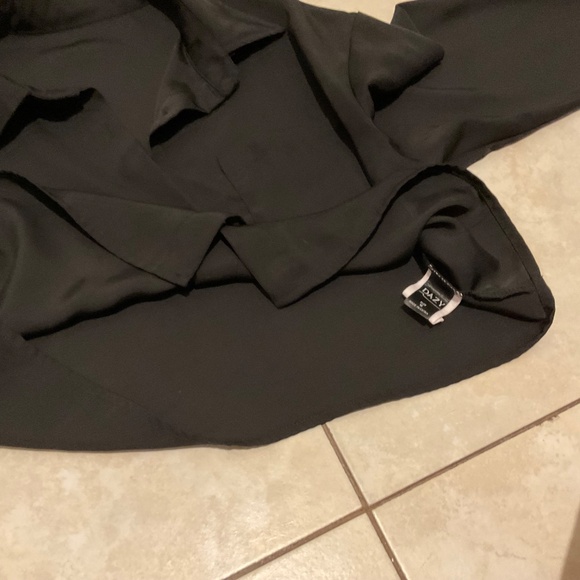 Black long sleeve crop-top - Picture 2 of 3